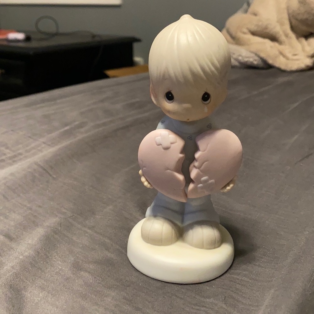 Precious moments vintage figurine
